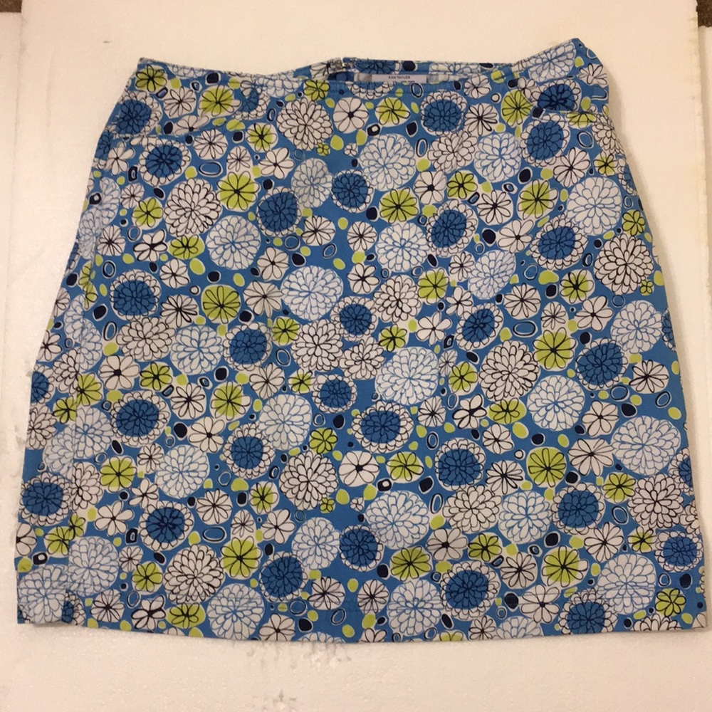 Loft Flowery skirt with pockets, 100% cotton.